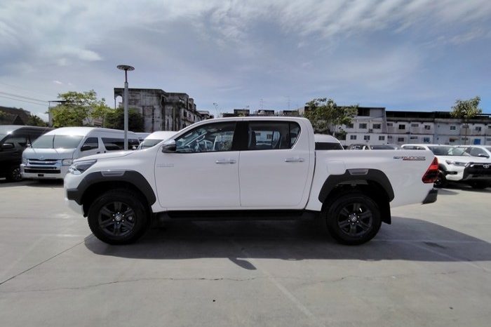 2025 TOYOTA DOUBLE CAB 2.4 2WD AT White full